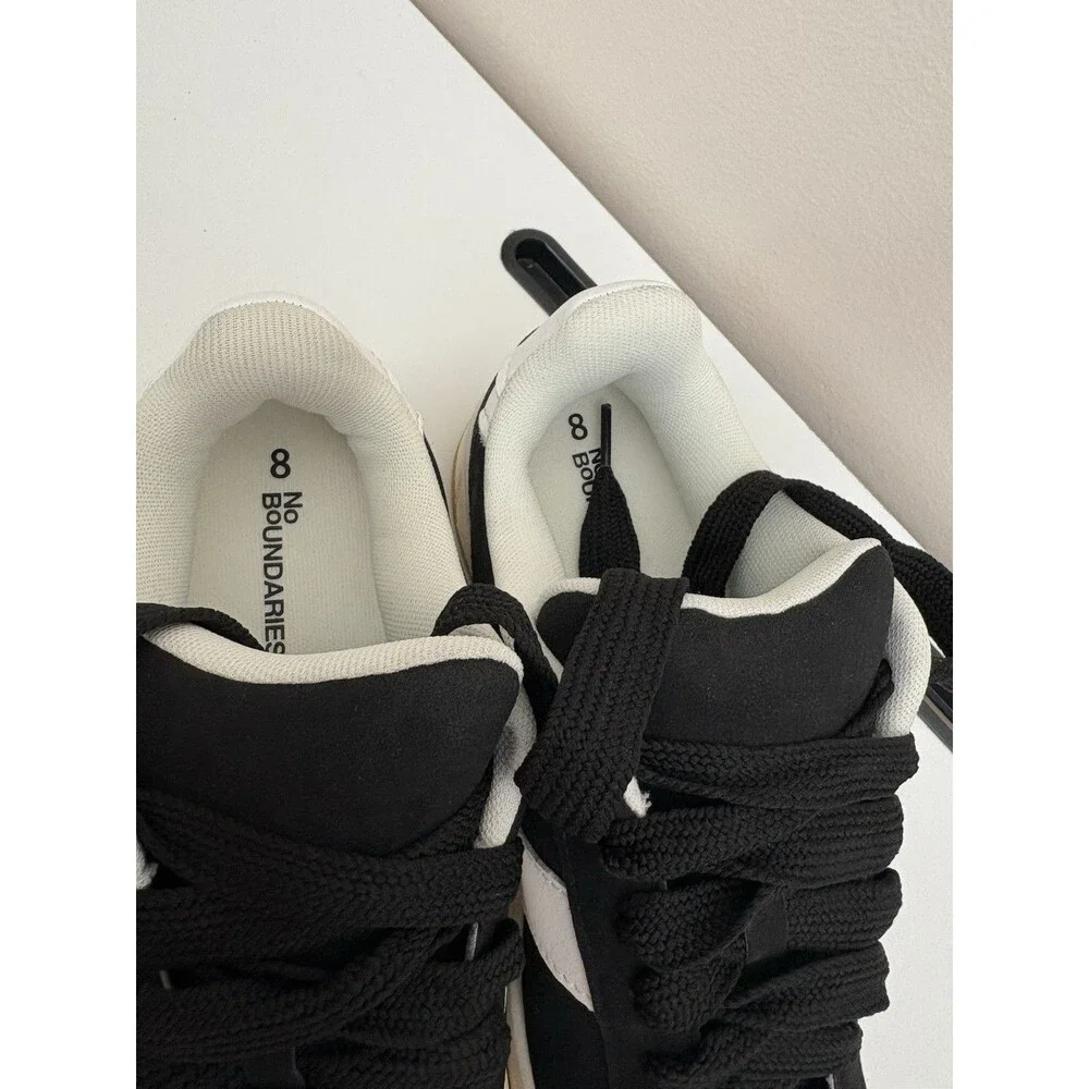 No Boundaries Women's Chunky Lace-Up Skate Sneakers Size 8 Memory foam lace-up